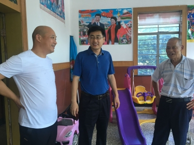 2017年7月4日七一節(jié)慰問老黨員